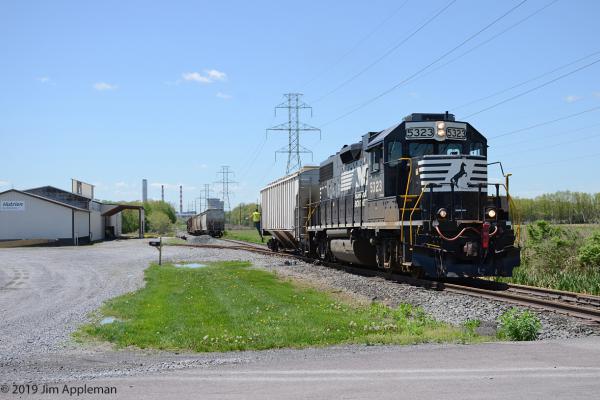 NS 6742 (CR 5618) at Schuyler, PA | Conrail Photo Archive