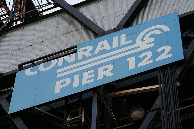 Conrail Pier 122 sign | Conrail Photo Archive