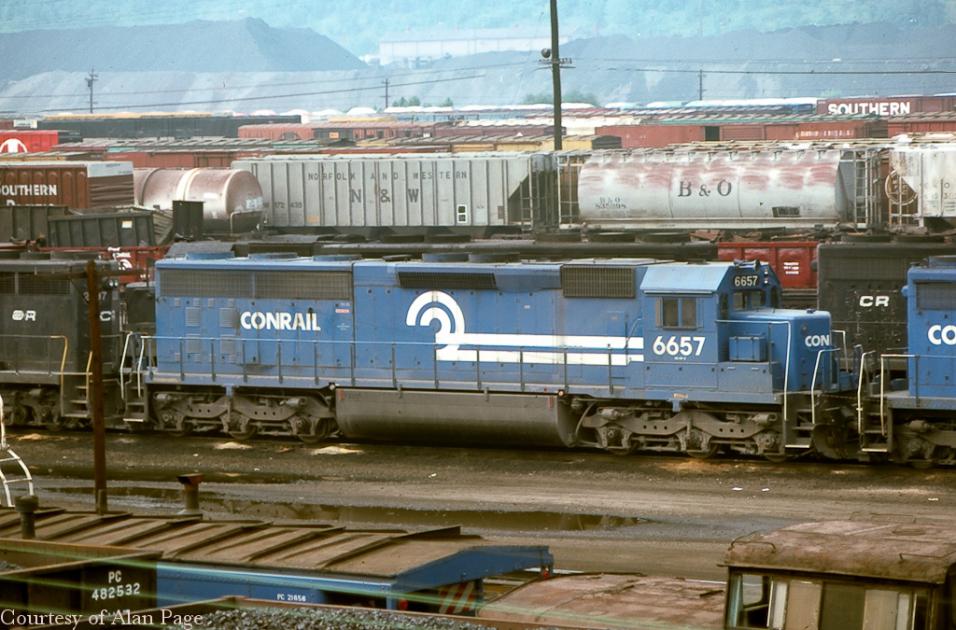 CR 6657 Conway, PA 8-8-1977 | Conrail Photo Archive