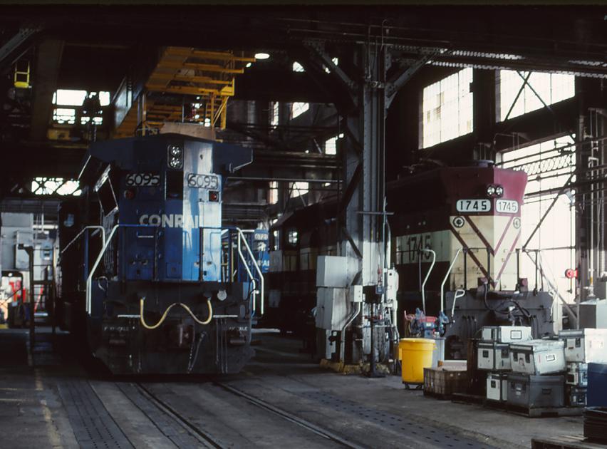 CR 6095 Inside Juniata Shops 10/5/97 | Conrail Photo Archive