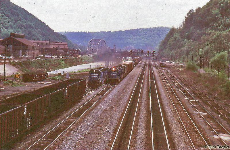 Eastbound freight at Johnstown, PA Conrail Photo Archive