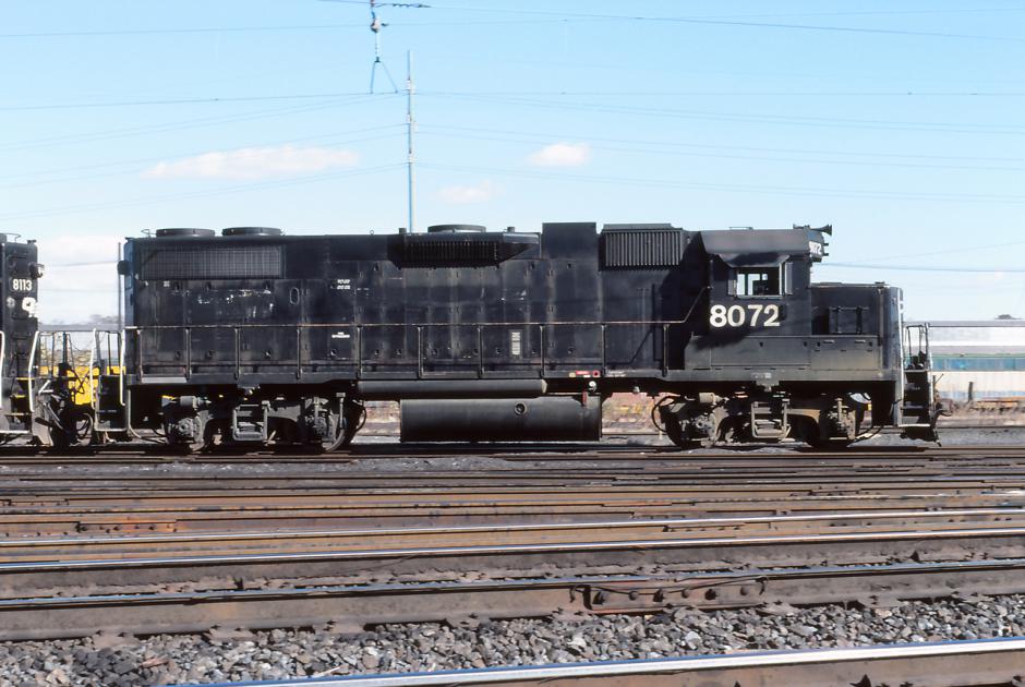 CR 8072 (GP38-2) | Conrail Photo Archive