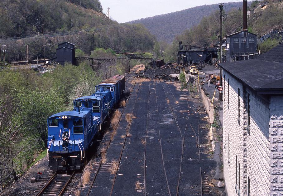 CR 9627 and WHSN04 at the Glen Burn Colliery in Shamokin on April 29