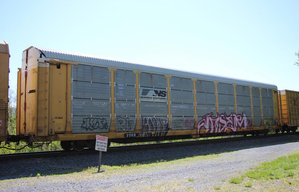 TTGX 160170-NS Rack class FB548 (ML2L) | Conrail Photo Archive
