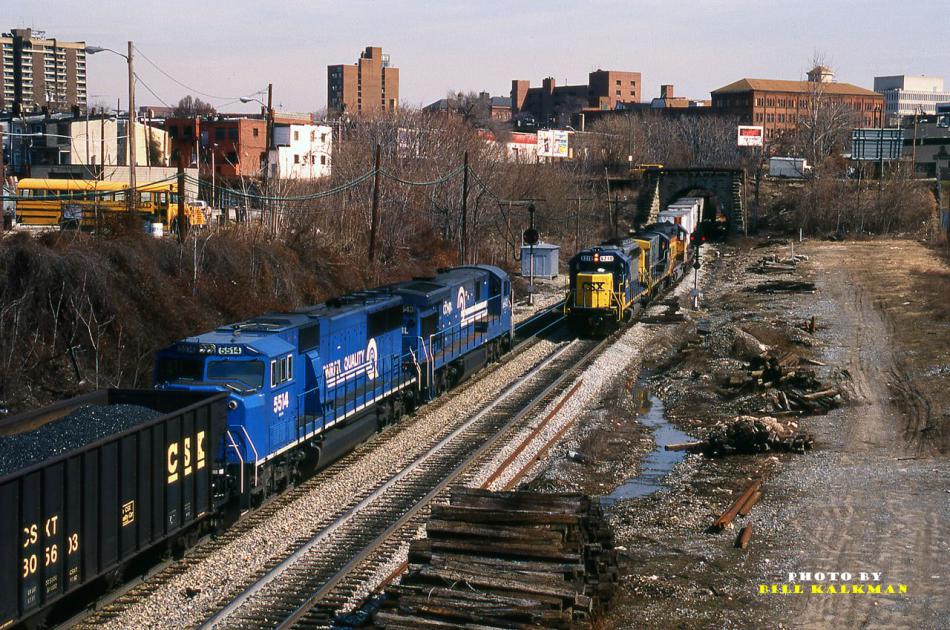 CR 6643 & 5514 on CSX's Baltimore Belt Line. 3/94 Conrail Photo Archive