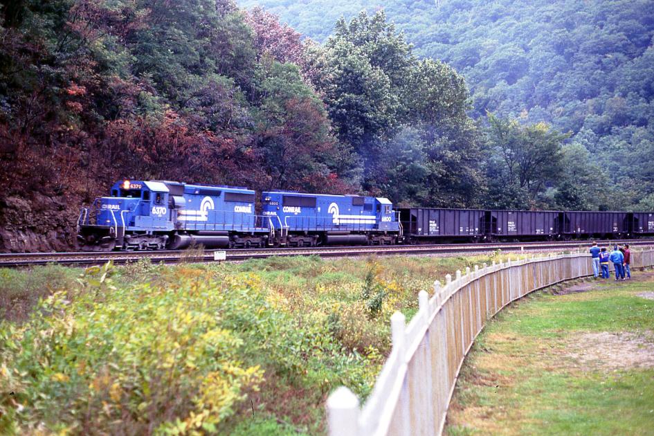 CR 6370 Horseshoe Curve Conrail Photo Archive