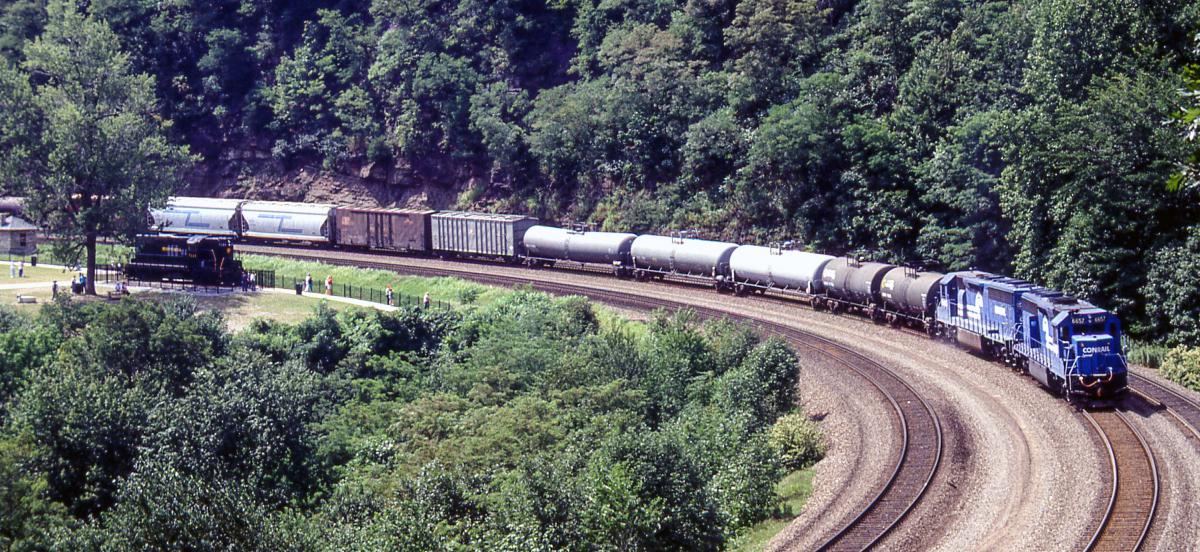 CR 6657 Horseshoe Curve Conrail Photo Archive
