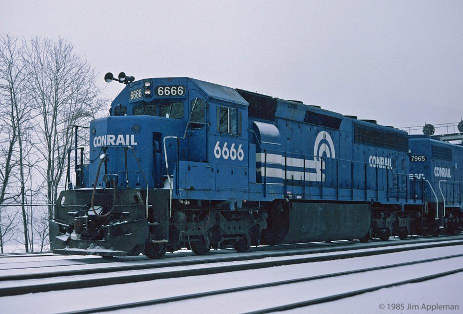 CR 6666 (EL 3681) at Marysville, PA 2/2/1985 | Conrail Photo Archive CR 6666 (EL 3681) at Marysville, PA 2/2/1985 | Conrail Photo Archive