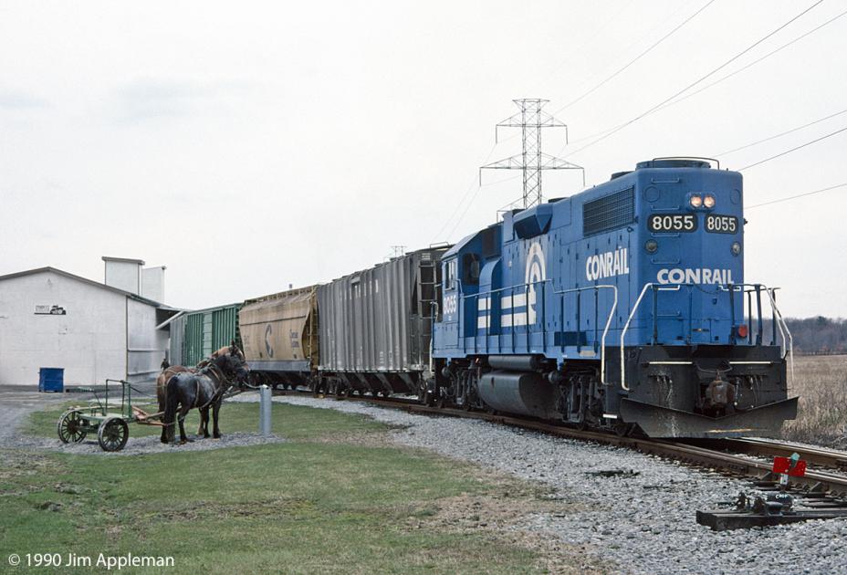 CR 8055 (PC 8055) at Strawberry Ridge PA 4/6/1990 Conrail Photo Archive