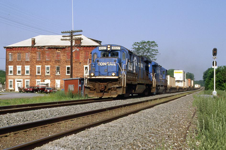 NS 4027 Newmanstown PA Conrail Photo Archive