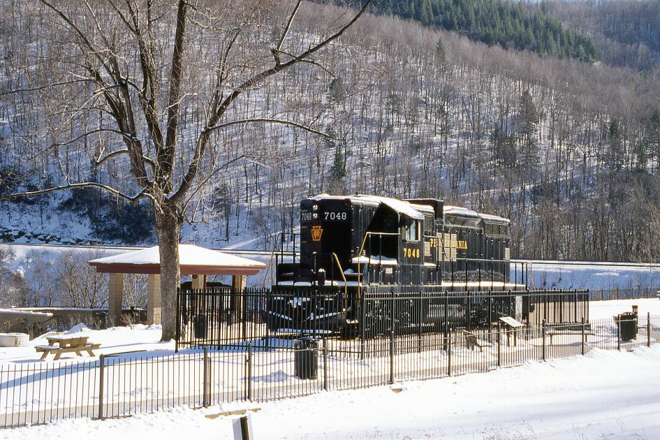 PRR 7048 Horseshoe Curve Conrail Photo Archive