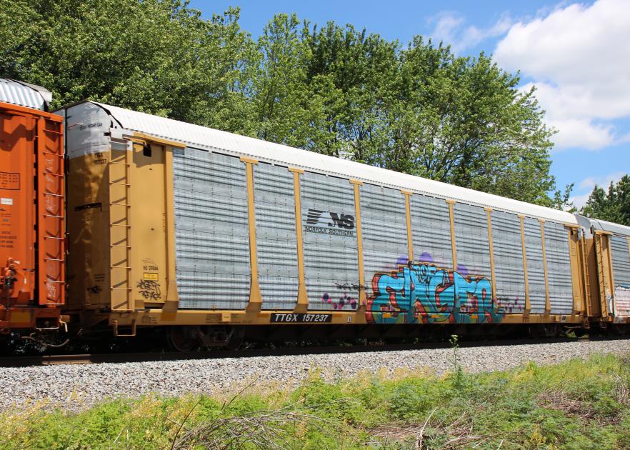 TTGX 157237-NS Rack class FB548 (ML2L) | Conrail Photo Archive