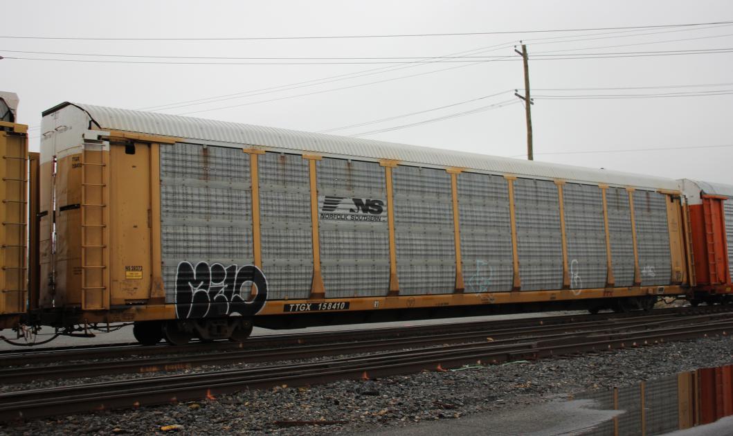 TTGX 158410-NS Rack class FB548 (ML2L) | Conrail Photo Archive