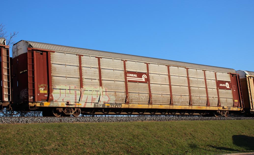 TTGX 942413-Rack class ML2L | Conrail Photo Archive