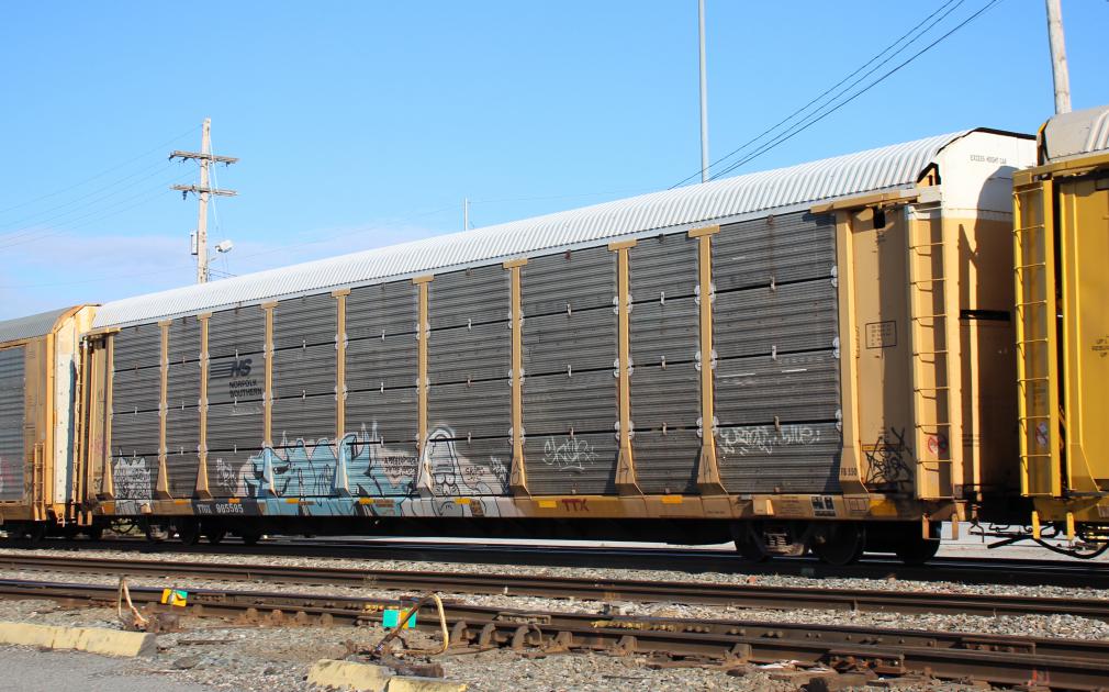 TTGX 965585-NS Rack class FB550 (ML2L) | Conrail Photo Archive