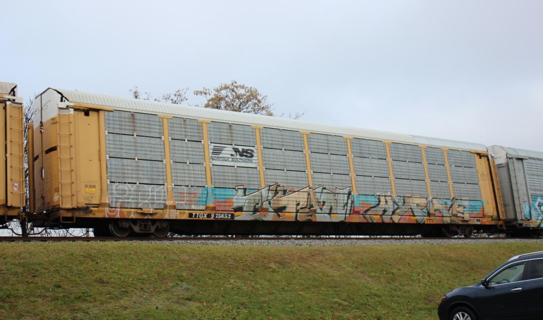 TTGX 975652-NS Rack class FB553 (ML2L) | Conrail Photo Archive