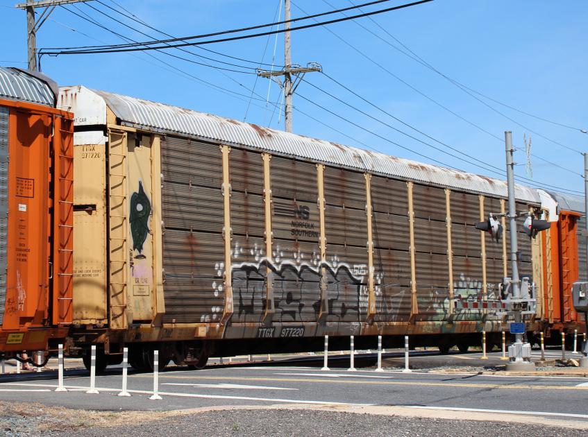 TTGX 977220-NS Rack class FB543 (ML2F) | Conrail Photo Archive